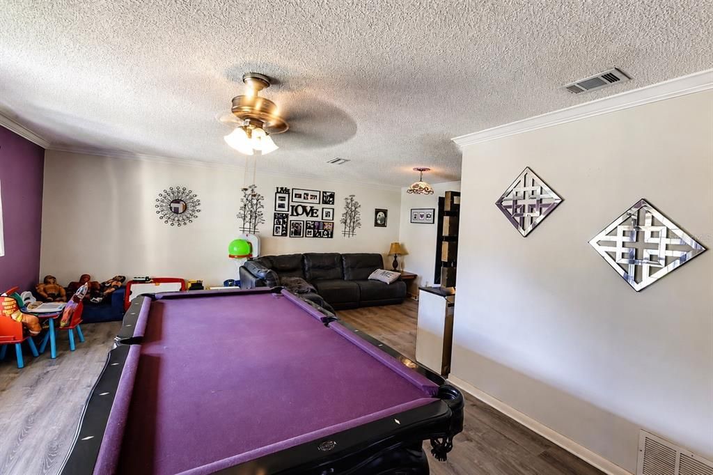 For Sale: $429,000 (3 beds, 3 baths, 2529 Square Feet)