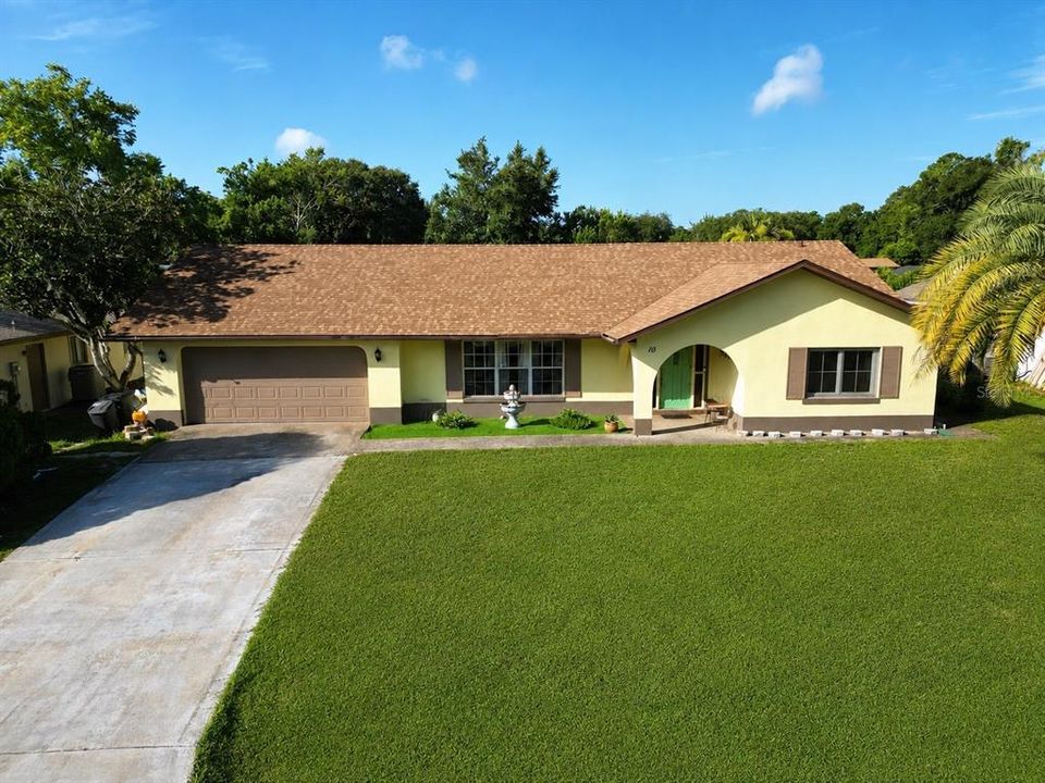 For Sale: $429,000 (3 beds, 3 baths, 2529 Square Feet)
