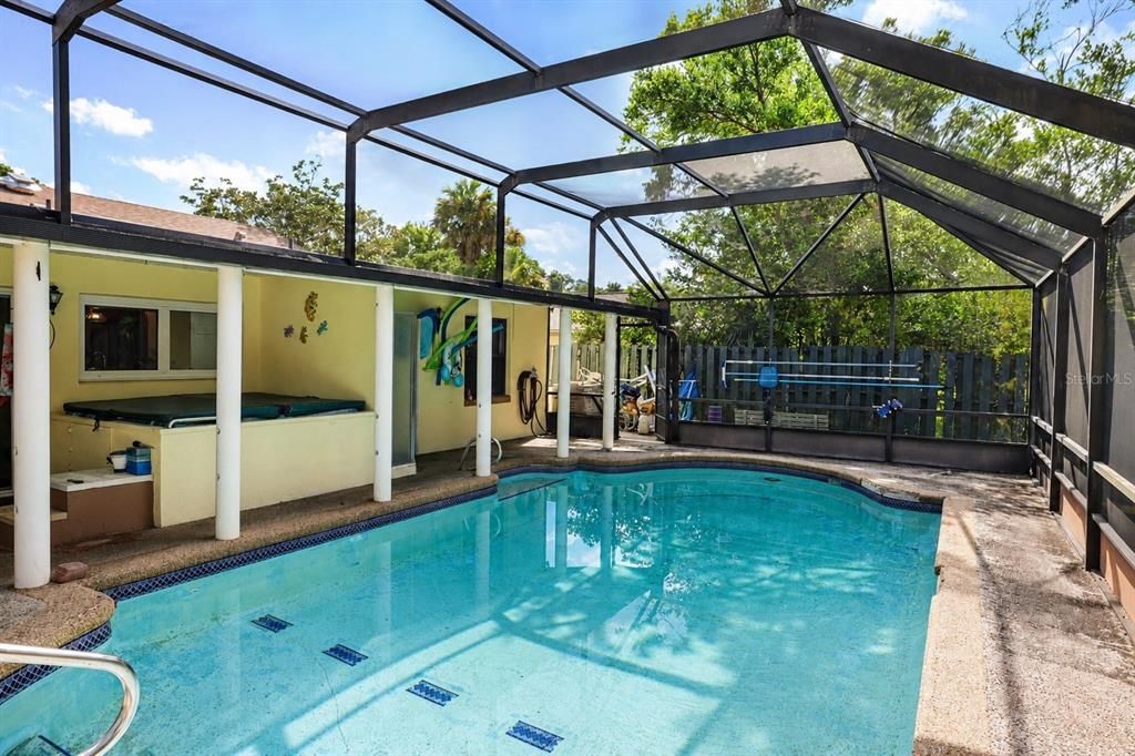 For Sale: $429,000 (3 beds, 3 baths, 2529 Square Feet)