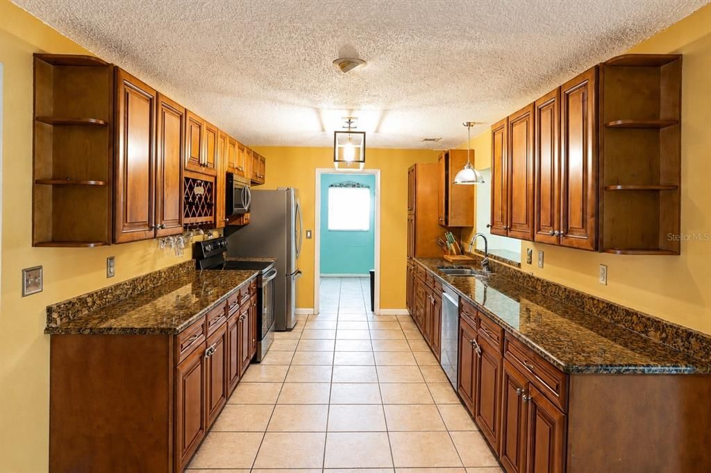 For Sale: $429,000 (3 beds, 3 baths, 2529 Square Feet)