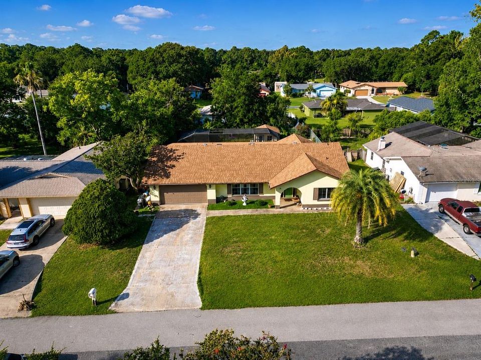 For Sale: $429,000 (3 beds, 3 baths, 2529 Square Feet)