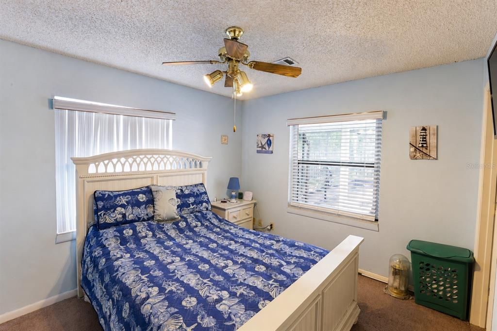 For Sale: $429,000 (3 beds, 3 baths, 2529 Square Feet)