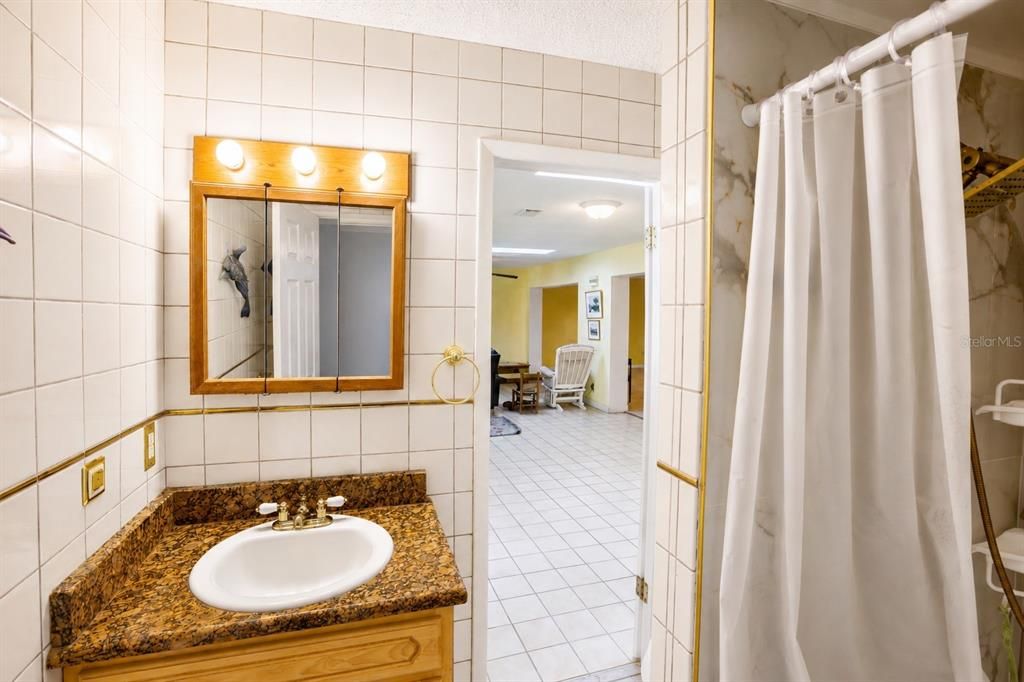 For Sale: $429,000 (3 beds, 3 baths, 2529 Square Feet)