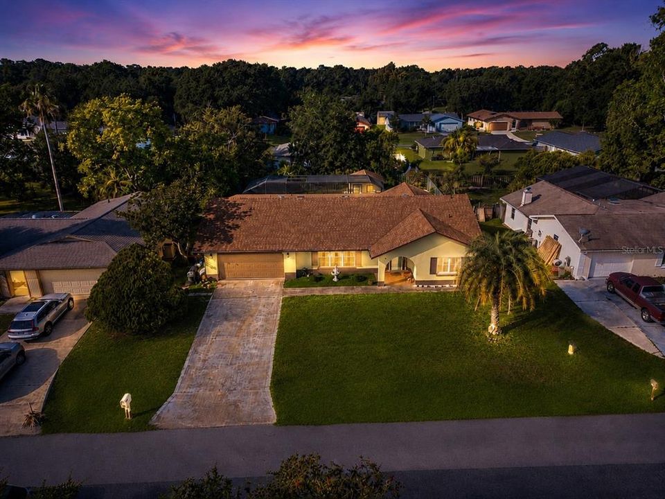 For Sale: $429,000 (3 beds, 3 baths, 2529 Square Feet)