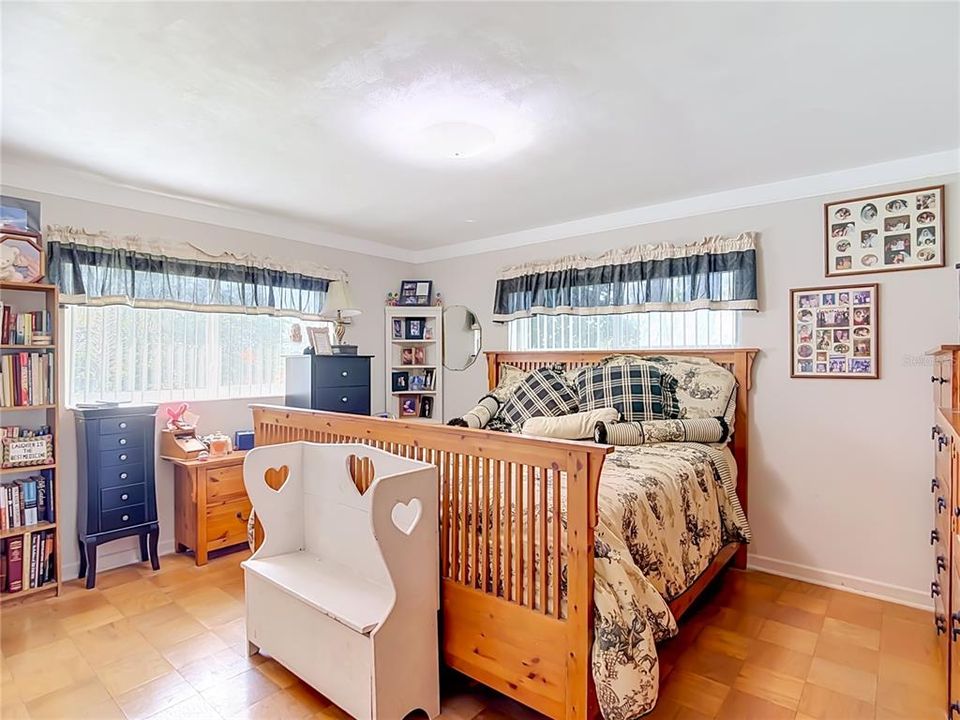На продажу: $399,999 (3 спален, 2 ванн, 2287 Квадратных фут)