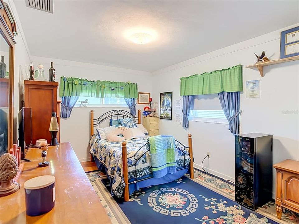 На продажу: $399,999 (3 спален, 2 ванн, 2287 Квадратных фут)