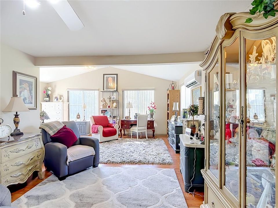 На продажу: $399,999 (3 спален, 2 ванн, 2287 Квадратных фут)