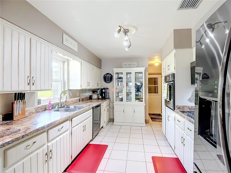 На продажу: $399,999 (3 спален, 2 ванн, 2287 Квадратных фут)