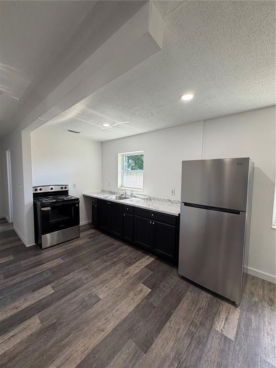 For Rent: $2,400 (4 beds, 2 baths, 1200 Square Feet)