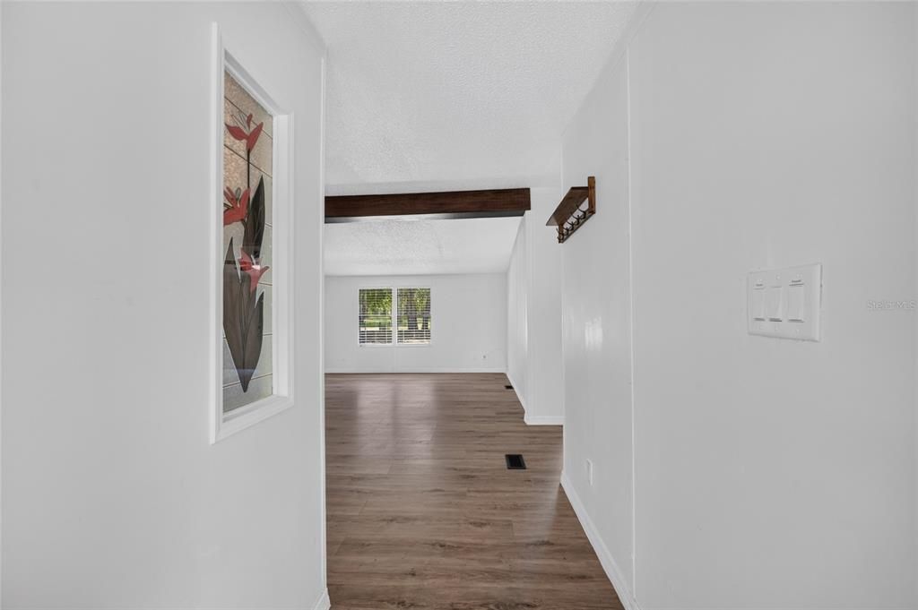 На продажу: $299,900 (3 спален, 2 ванн, 1503 Квадратных фут)