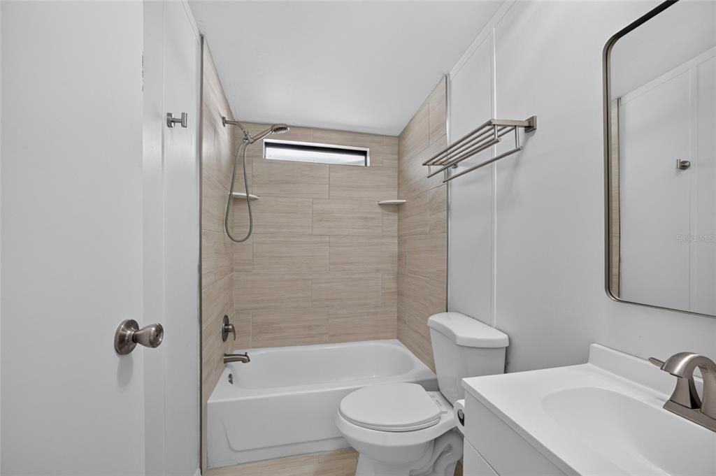 На продажу: $299,900 (3 спален, 2 ванн, 1503 Квадратных фут)