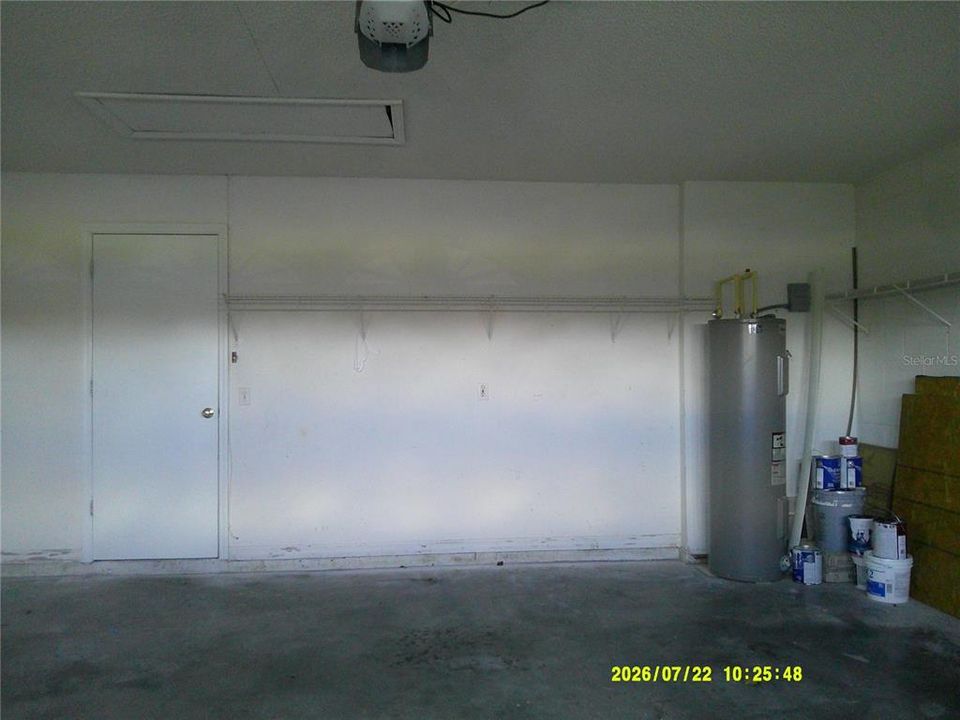 Activo con contrato: $2,350 (4 camas, 2 baños, 2160 Pies cuadrados)