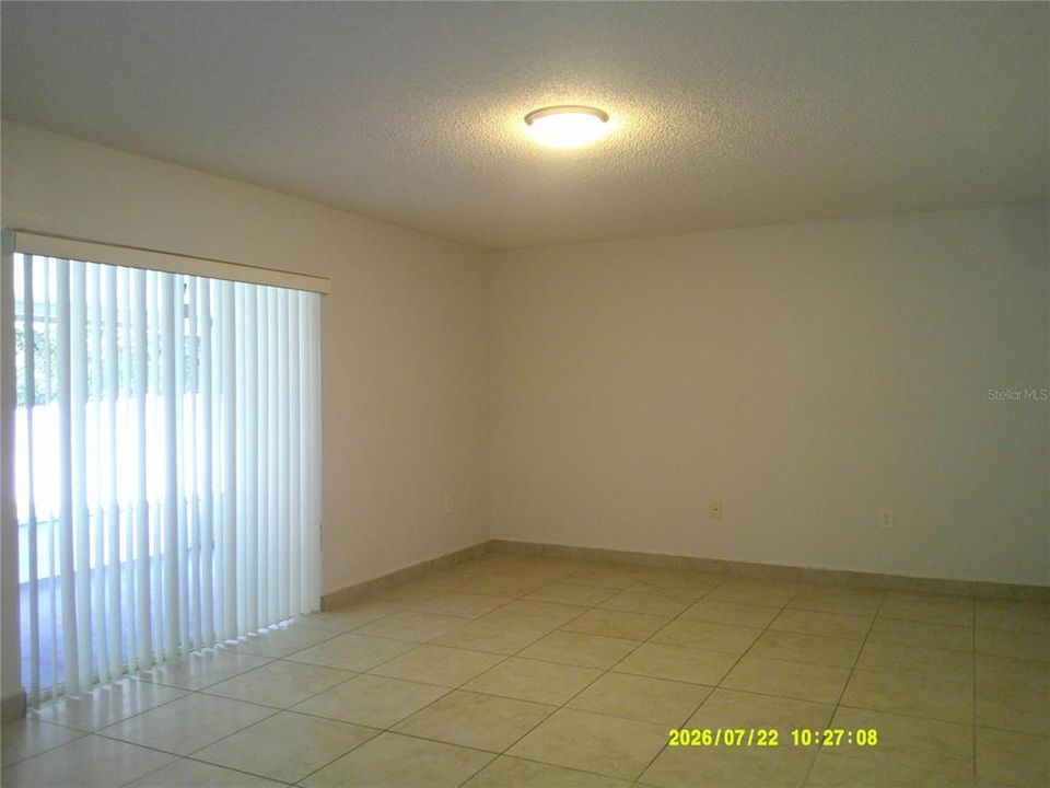 Activo con contrato: $2,350 (4 camas, 2 baños, 2160 Pies cuadrados)