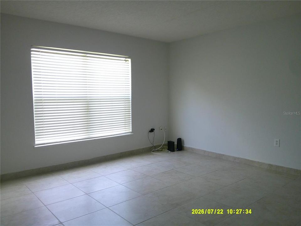 Activo con contrato: $2,350 (4 camas, 2 baños, 2160 Pies cuadrados)