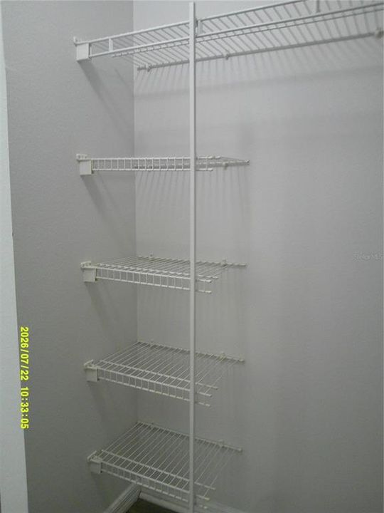 Activo con contrato: $2,350 (4 camas, 2 baños, 2160 Pies cuadrados)