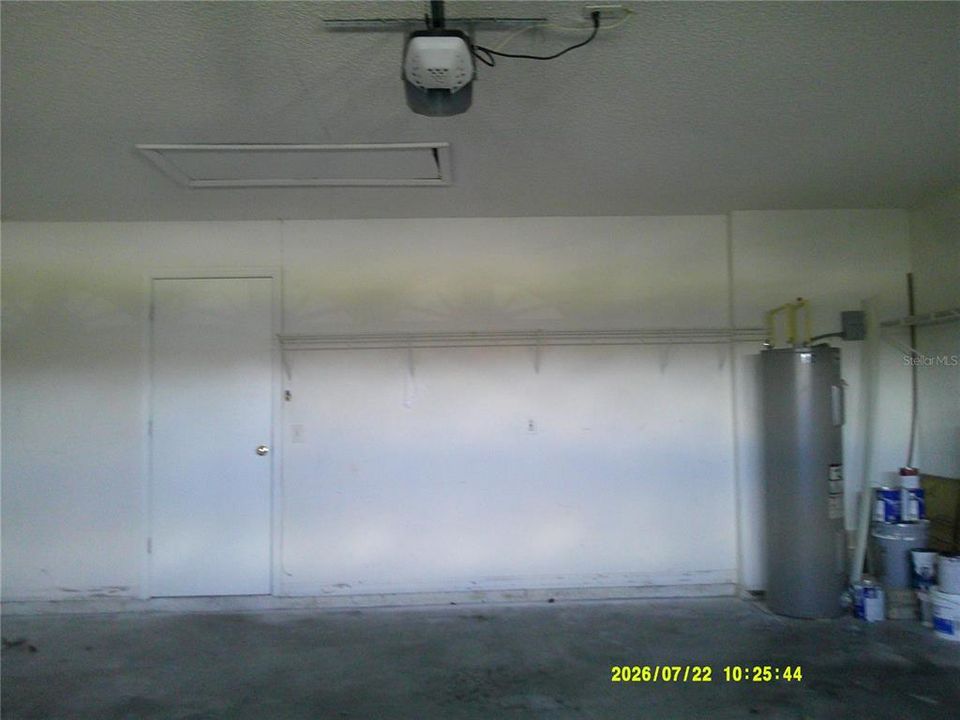 Activo con contrato: $2,350 (4 camas, 2 baños, 2160 Pies cuadrados)