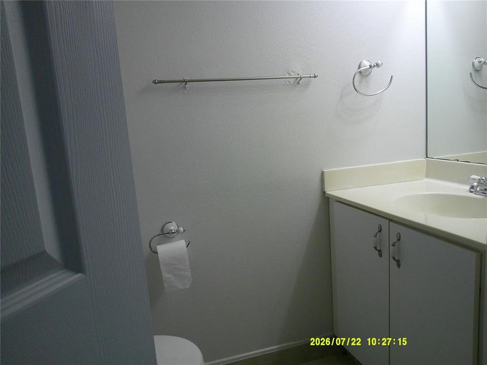 Activo con contrato: $2,350 (4 camas, 2 baños, 2160 Pies cuadrados)