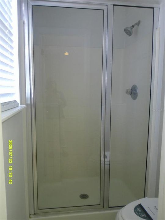 Activo con contrato: $2,350 (4 camas, 2 baños, 2160 Pies cuadrados)
