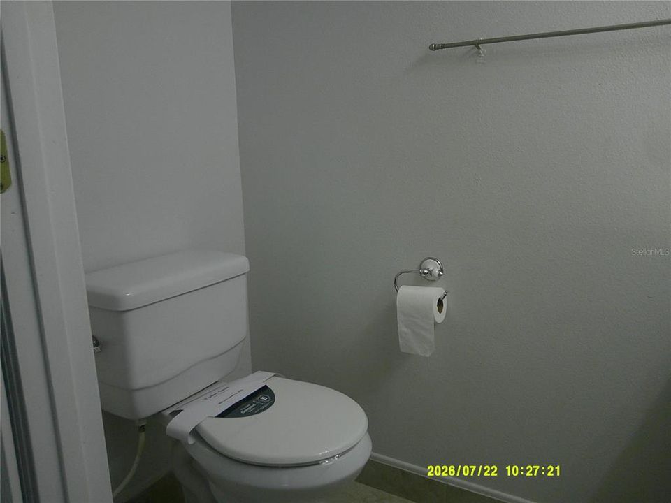 Activo con contrato: $2,350 (4 camas, 2 baños, 2160 Pies cuadrados)