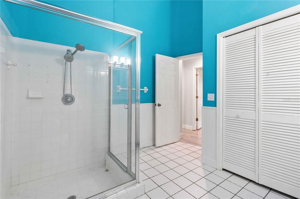 En Venta: $389,900 (4 camas, 3 baños, 2296 Pies cuadrados)