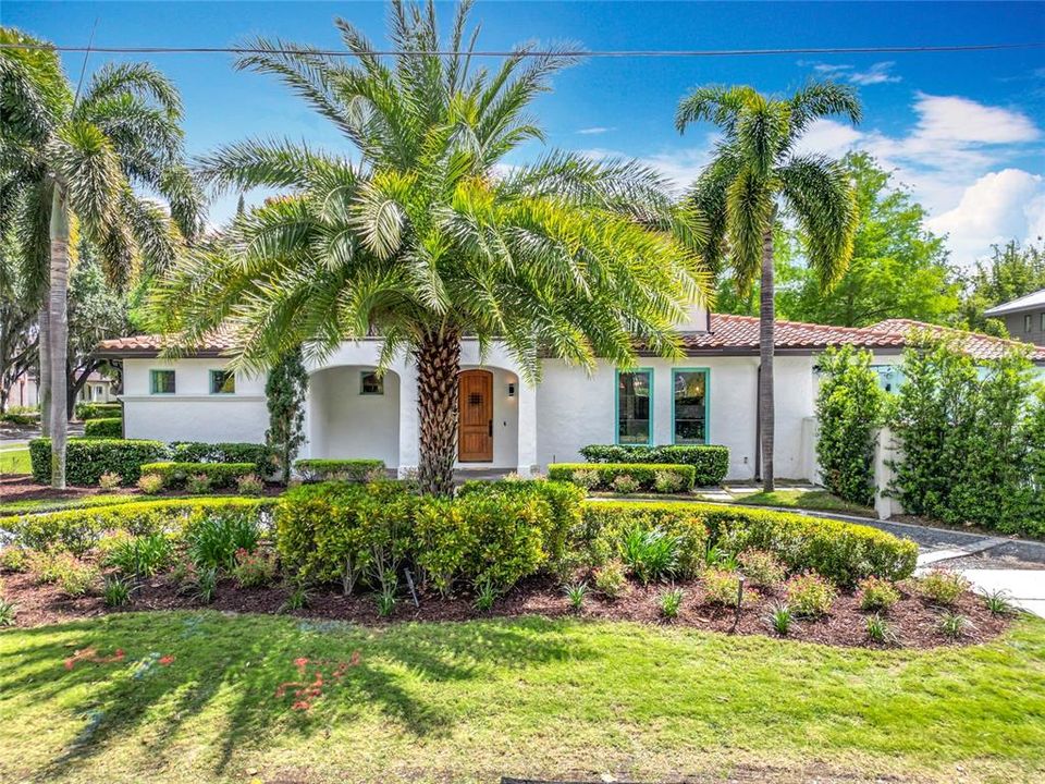 En Venta: $1,894,400 (0.23 acres)