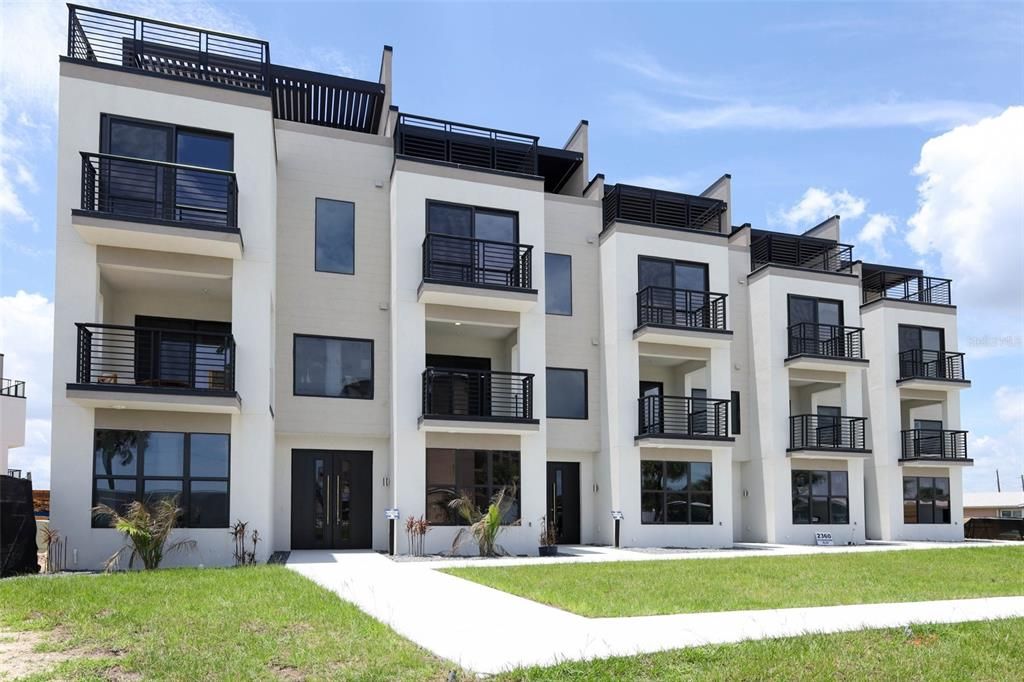 En Venta: $1,571,952 (3 camas, 3 baños, 2586 Pies cuadrados)