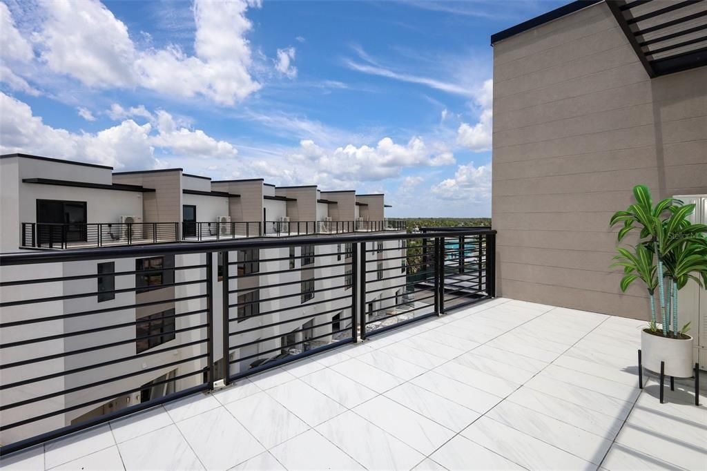 En Venta: $1,571,952 (3 camas, 3 baños, 2586 Pies cuadrados)