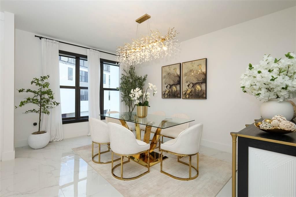 En Venta: $1,571,952 (3 camas, 3 baños, 2586 Pies cuadrados)