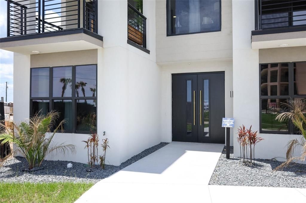 En Venta: $1,571,952 (3 camas, 3 baños, 2586 Pies cuadrados)
