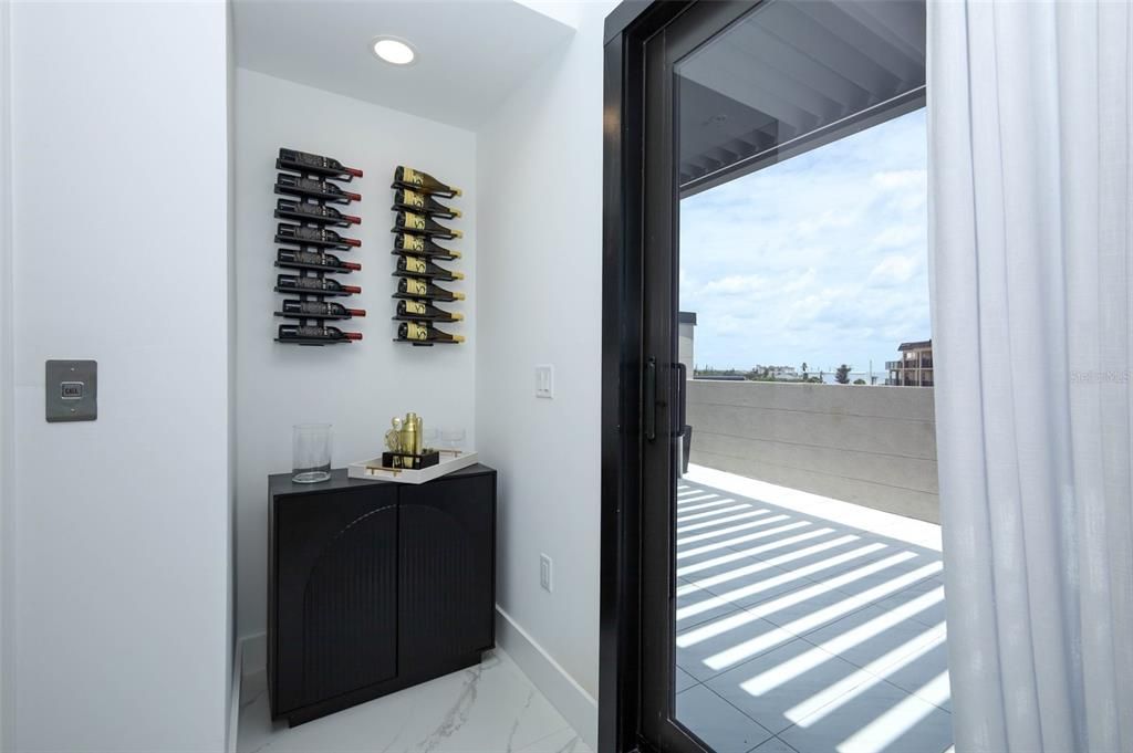 En Venta: $1,571,952 (3 camas, 3 baños, 2586 Pies cuadrados)