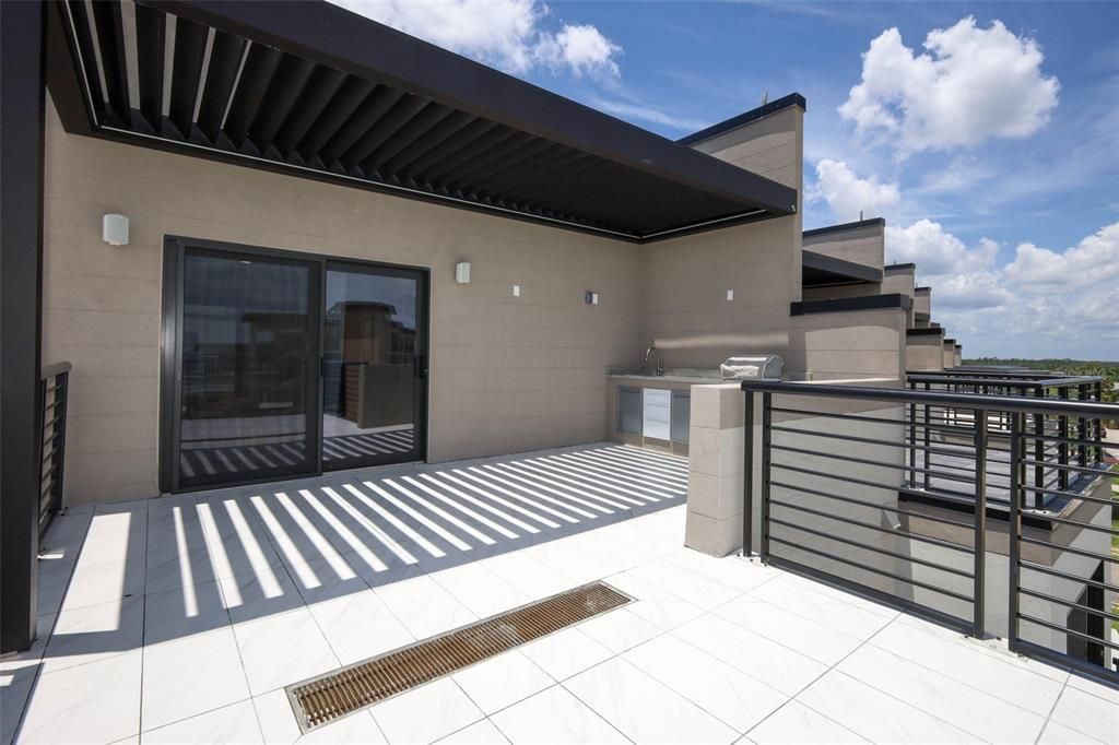 En Venta: $1,571,952 (3 camas, 3 baños, 2586 Pies cuadrados)