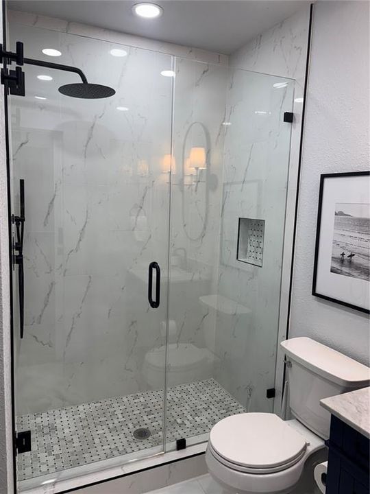 For Rent: $3,400 (2 beds, 1 baths, 832 Square Feet)