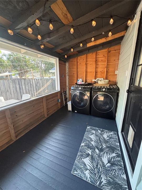 For Rent: $3,400 (2 beds, 1 baths, 832 Square Feet)
