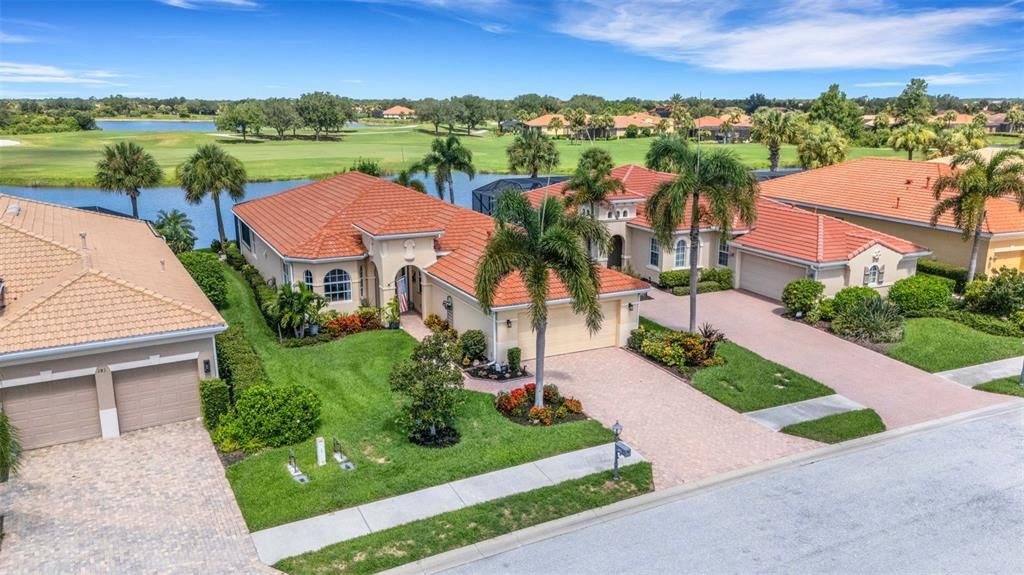 En Venta: $599,900 (2 camas, 2 baños, 1994 Pies cuadrados)