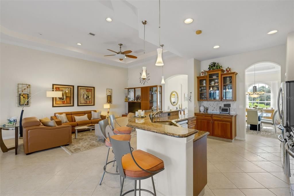 En Venta: $599,900 (2 camas, 2 baños, 1994 Pies cuadrados)