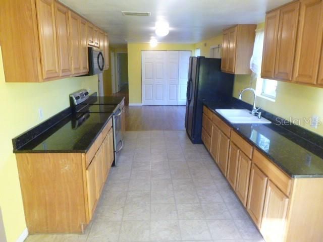For Rent: $1,995 (3 beds, 2 baths, 1440 Square Feet)