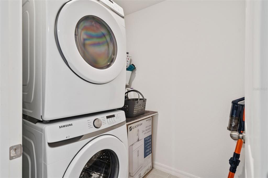 На продажу: $469,990 (4 спален, 2 ванн, 2120 Квадратных фут)