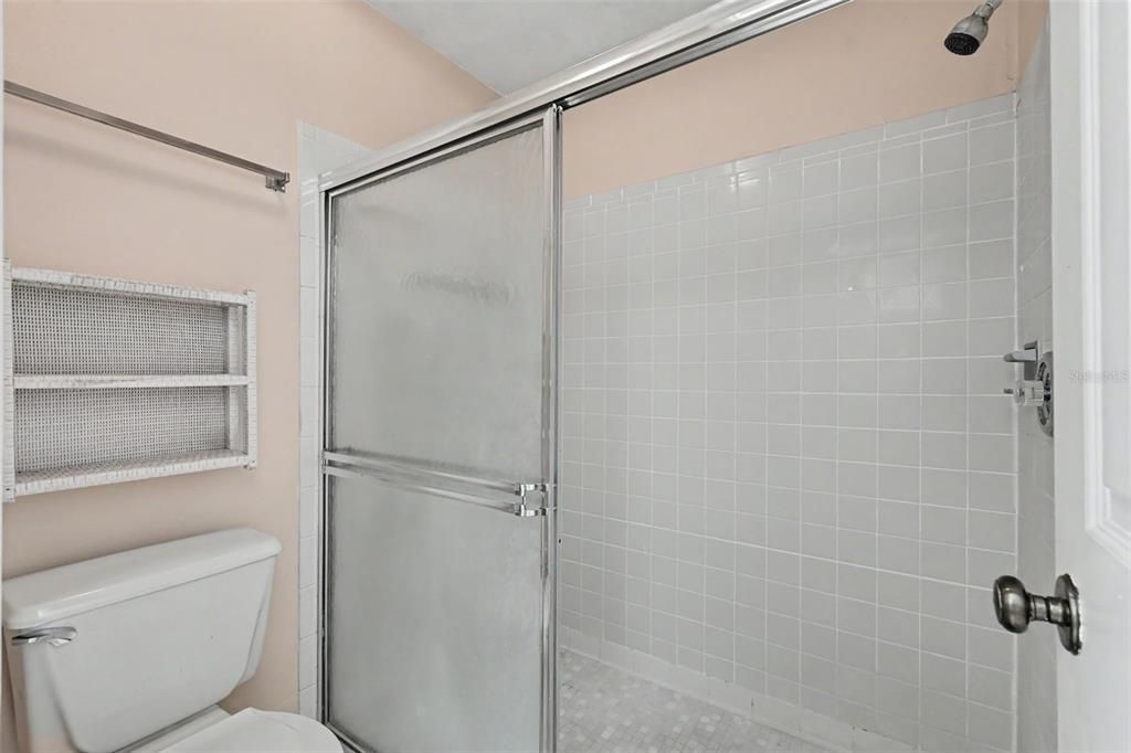 На продажу: $314,900 (3 спален, 2 ванн, 1456 Квадратных фут)