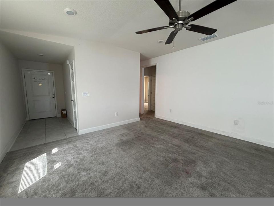 В аренду: $2,400 (3 спален, 2 ванн, 1415 Квадратных фут)