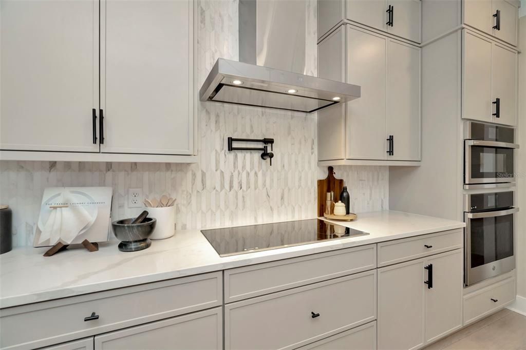 En Venta: $685,230 (4 camas, 3 baños, 2802 Pies cuadrados)