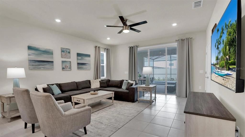 For Sale: $650,000 (7 beds, 5 baths, 3234 Square Feet)