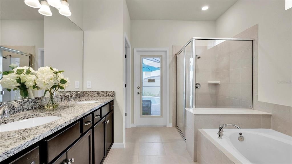 For Sale: $650,000 (7 beds, 5 baths, 3234 Square Feet)