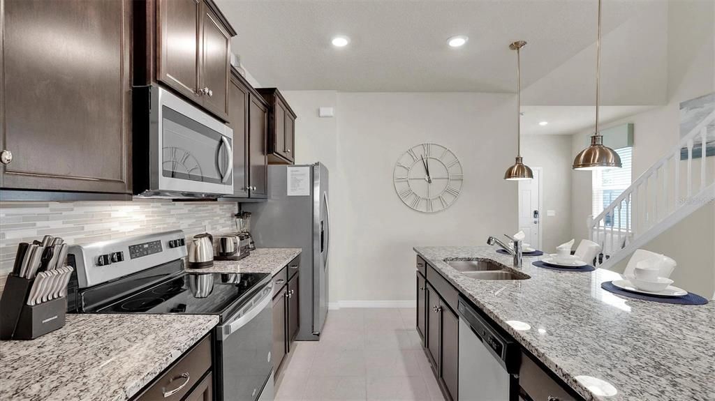 For Sale: $650,000 (7 beds, 5 baths, 3234 Square Feet)