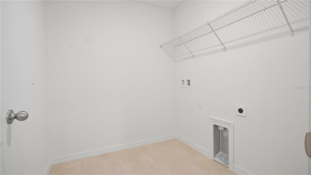В аренду: $2,200 (4 спален, 2 ванн, 1636 Квадратных фут)