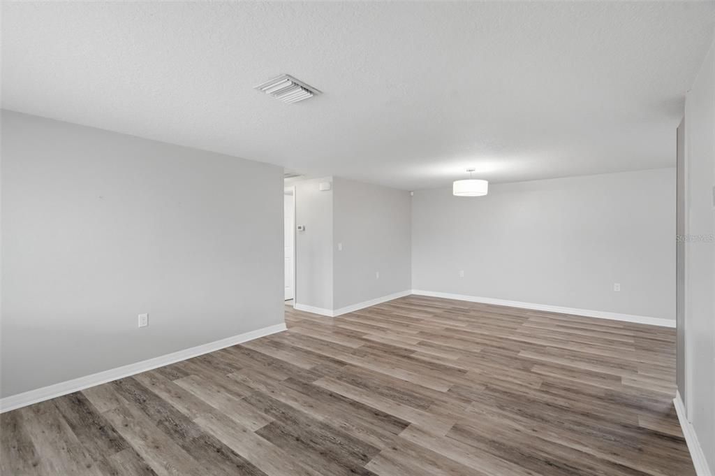 En Venta: $259,900 (3 camas, 1 baños, 1379 Pies cuadrados)