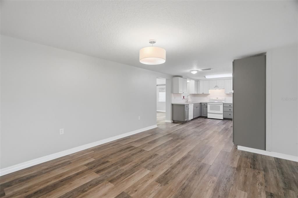 En Venta: $259,900 (3 camas, 1 baños, 1379 Pies cuadrados)