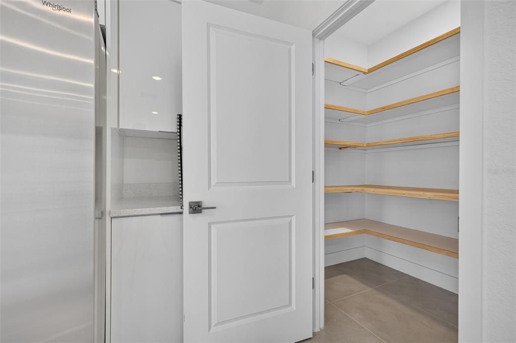 В аренду: $2,390 (4 спален, 2 ванн, 1994 Квадратных фут)