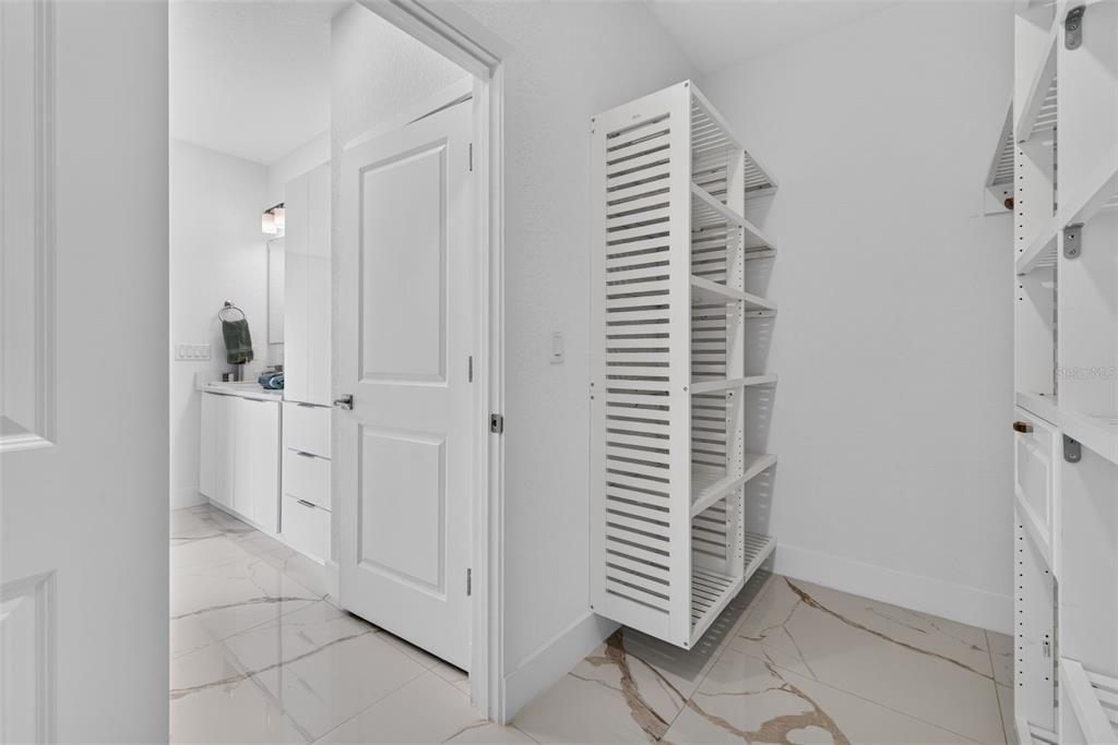 В аренду: $2,390 (4 спален, 2 ванн, 1994 Квадратных фут)