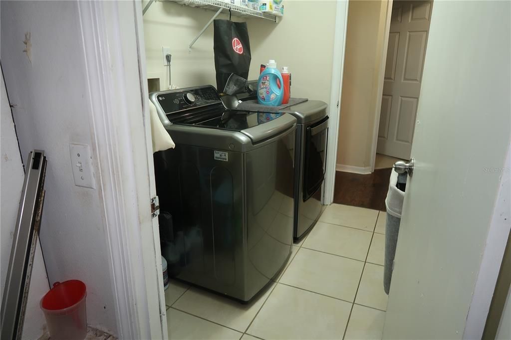En Venta: $429,000 (3 camas, 2 baños, 2267 Pies cuadrados)