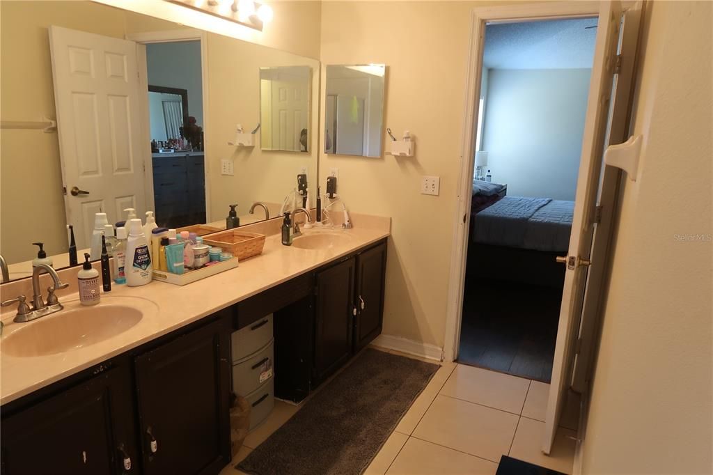 En Venta: $429,000 (3 camas, 2 baños, 2267 Pies cuadrados)
